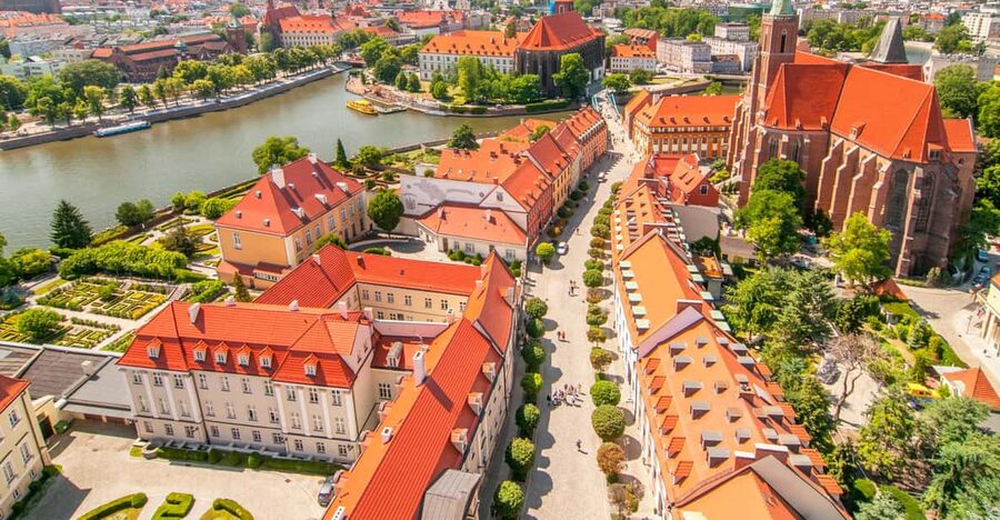 Wroclaw: Guided City Walk in Spanish - Entering Wrocław’s 1000-Year Center, one street at a time