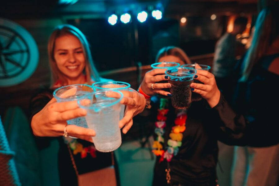 Wroclaw: Oder River Boat Party with Unlimited Drinks - The 2-Hour Boat Segment: DJ, Landmark Passes, and Party Energy