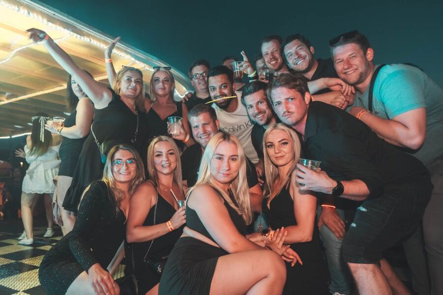 Wroclaw: Oder River Boat Party with Unlimited Drinks - Photos That Look Good: Photo Booth Prints and a Photographer