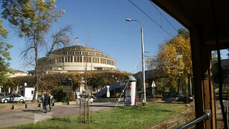 Wroclaw: Private Tour by smal Historic Tram 1,5h 13-16 seats - Centennial Hall UNESCO Stop and the Hourly Water Show in Spring and Summer