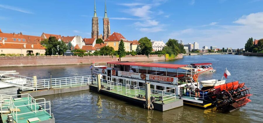 Wrocław: Short City Guided-Walk and Boat-Cruise (2 h) - St. Elizabeth Church and the baroque organs moment you will actually hear about