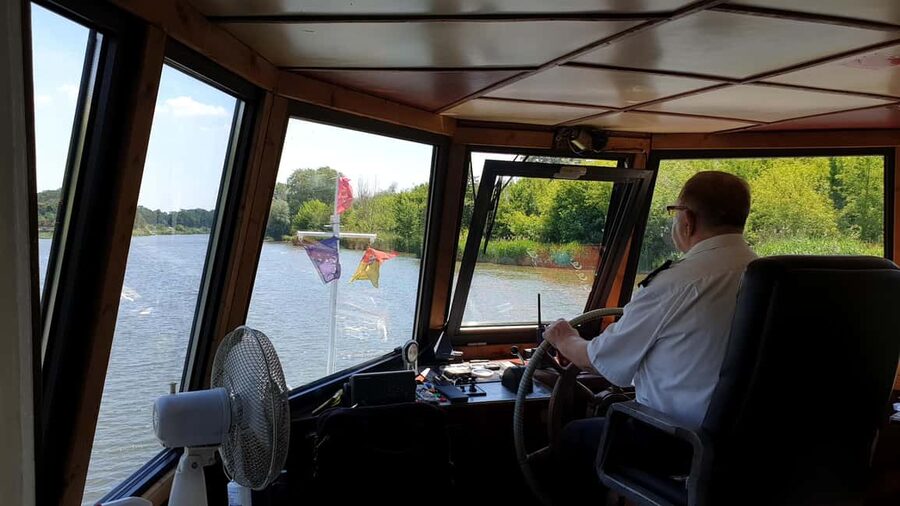 Wrocław: Short City Guided-Walk and Boat-Cruise (2 h) - Where the cruise really changes the trip: deck views from the Odra