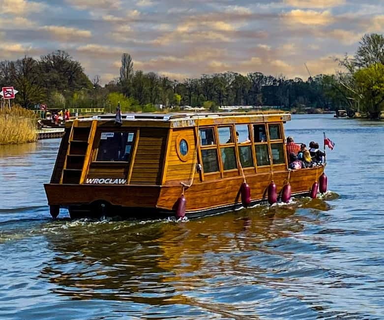 Wroclaw: Ticket for Old Town Boat Cruise - Getting on the Boat: Priority Boarding and a Simple Check-In