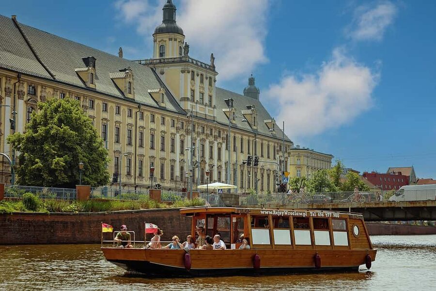 Wroclaw: Ticket for Old Town Christmas Cruise by Heated Ship - Key things I’d zero in on