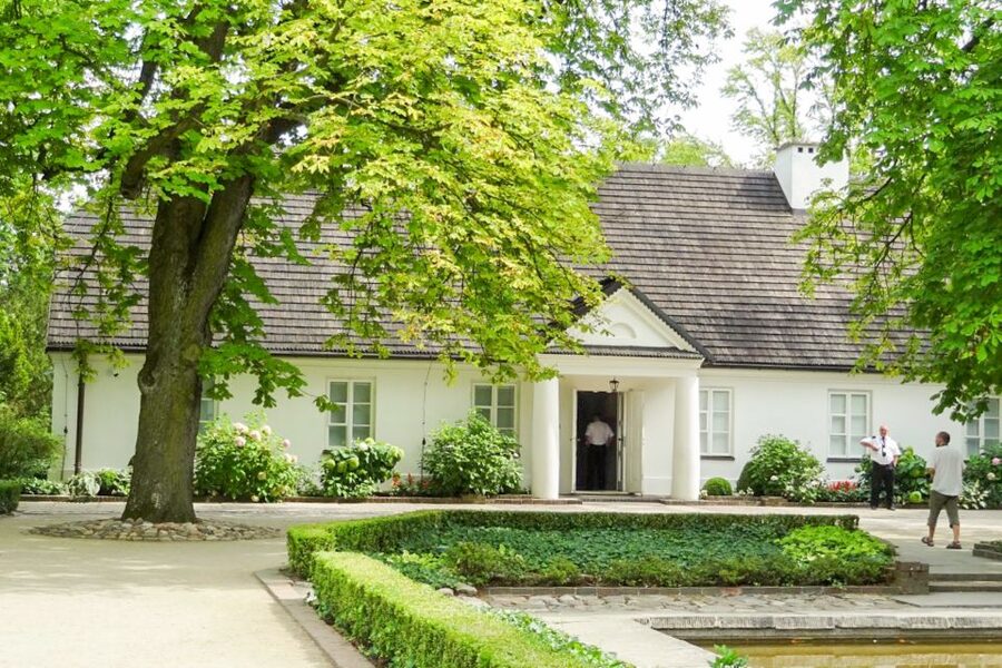 Zelazowa Wola: Frederic Chopin Half-Day Private Tour - The botanical park behind the manor: a calmer kind of sightseeing