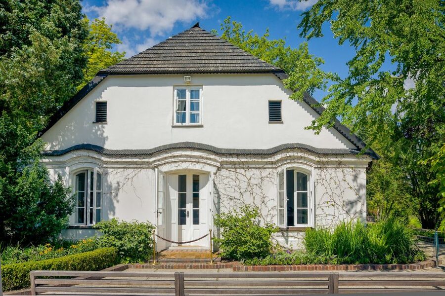 Zelazowa Wola: Frederic Chopin Half-Day Private Tour - Who should book this Chopin half-day tour?